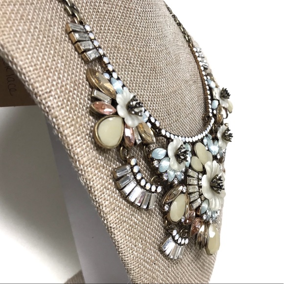 Chloe+Isabel Bella Fiore Statement Necklace - Picture 2 of 3